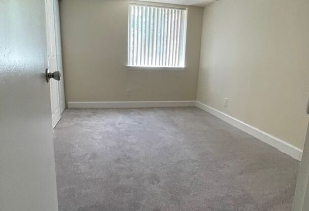3 beds, 2 baths, 1,152 sqft, $2,300, Unit 14201 304