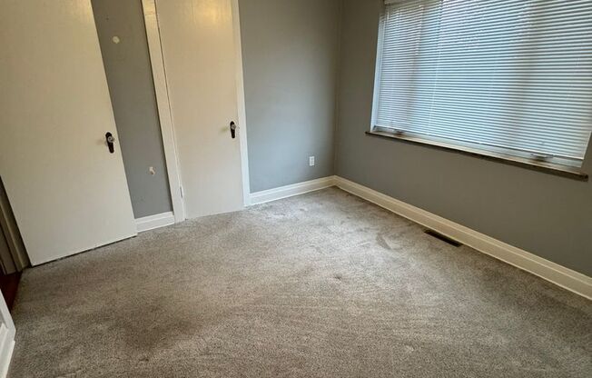 3 beds, 1 bath, $1,600