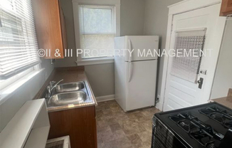221 W 37 ST
