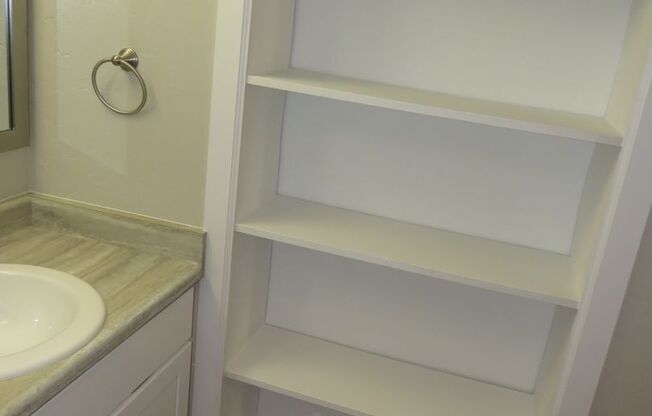 1 bed, 1 bath, 657 sqft, $1,179, Unit 256