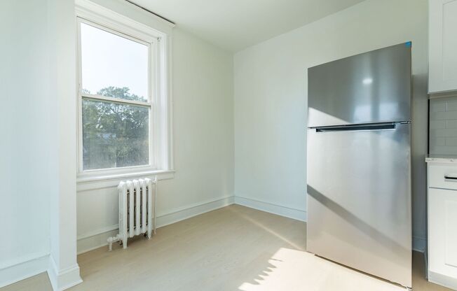 2 beds, 1 bath, 650 sqft, $1,395, Unit C8