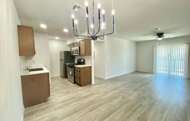 2 beds, 1 bath, 829 sqft, $1,125, Unit 32