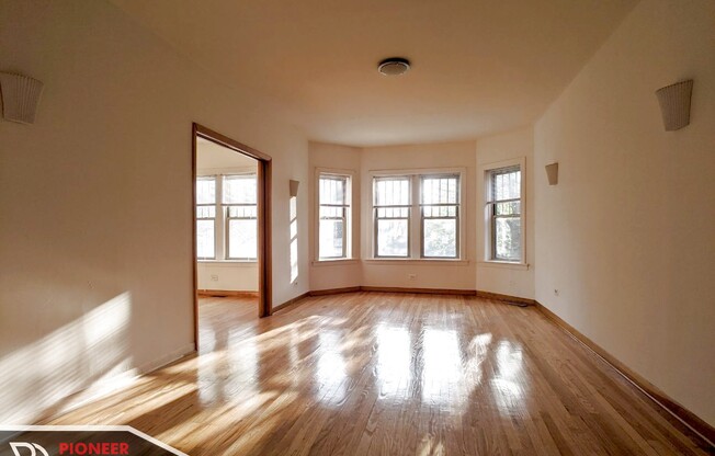4821 N WOLCOTT AVE