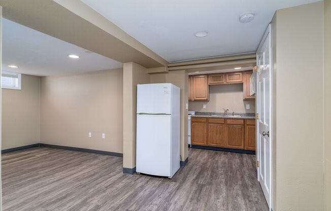 1 bed, 1 bath, 624 sqft, $550, Unit 2 Basement