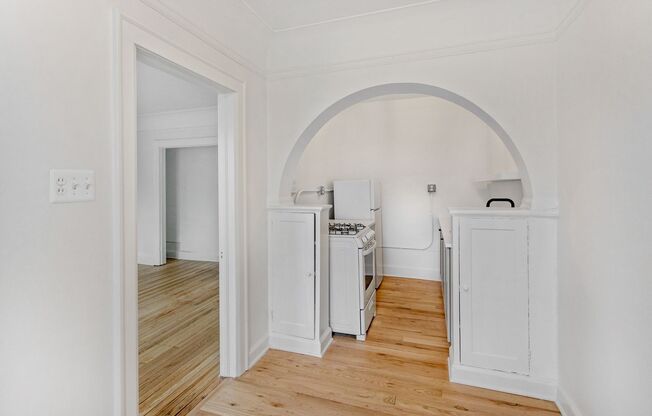 1 bed, 1 bath, 560 sqft, $1,090, Unit 108