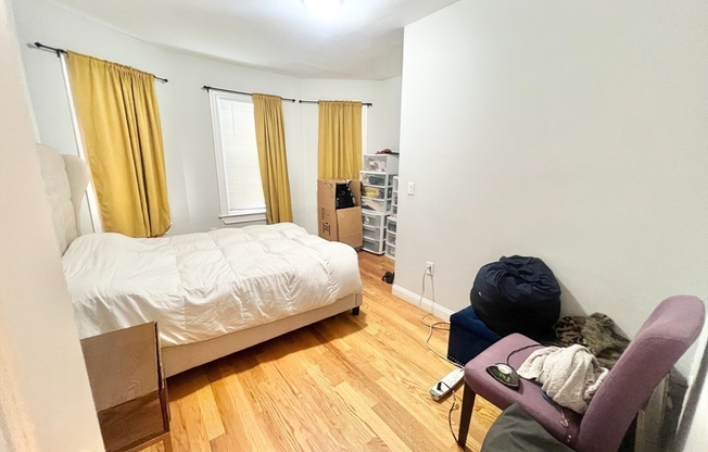 13 HENDRY ST