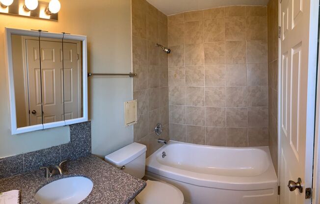 1 bed, 1 bath, 700 sqft, $1,525, Unit 108