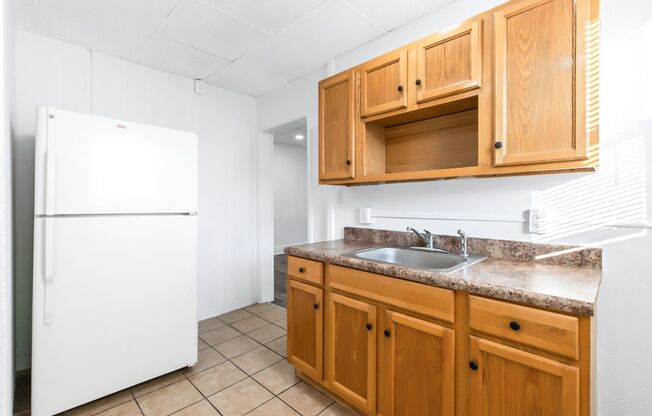 3 beds, 1 bath, $1,125, Unit Apt. 2