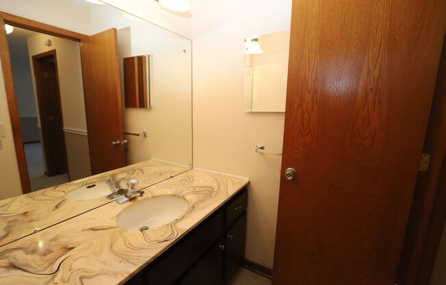 1 bed, 1 bath, 700 sqft, $1,195, Unit 235