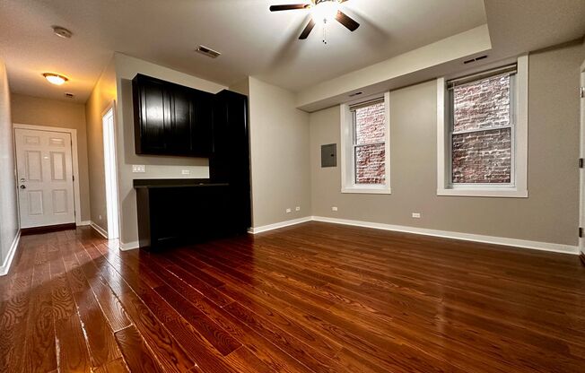 3222 S Aberdeen