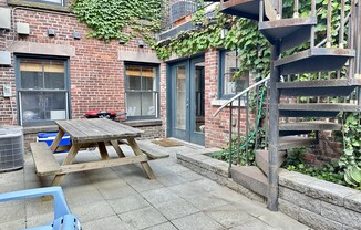 2 beds, 1 bath, $3,900, Unit 1B