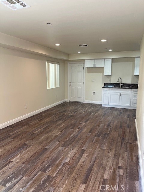211 E 84th Place