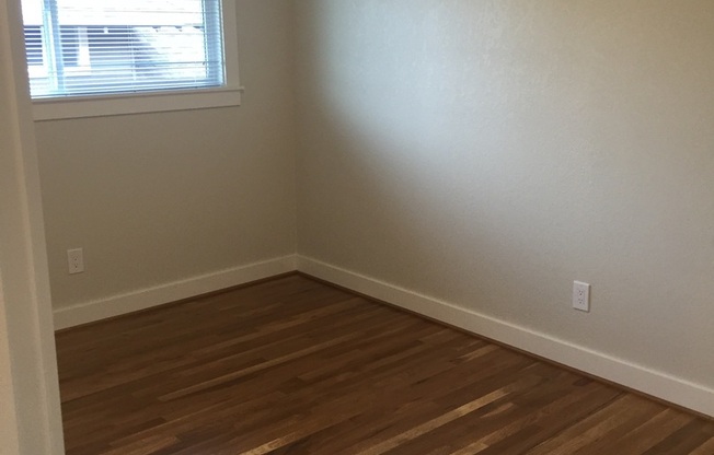 2 beds, 1 bath, $1,795, Unit 4