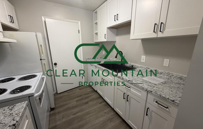 1 bed, 1 bath, 780 sqft, $1,050, Unit 30