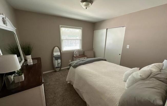 4111 WOODSTOCK DR