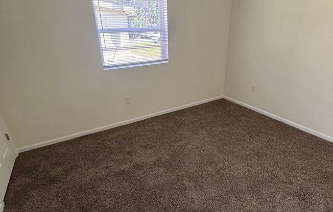 2 beds, 1 bath, 675 sqft, $695, Unit 430 Tefft-Unit 03
