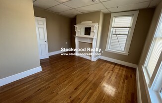 933 DORCHESTER AVE