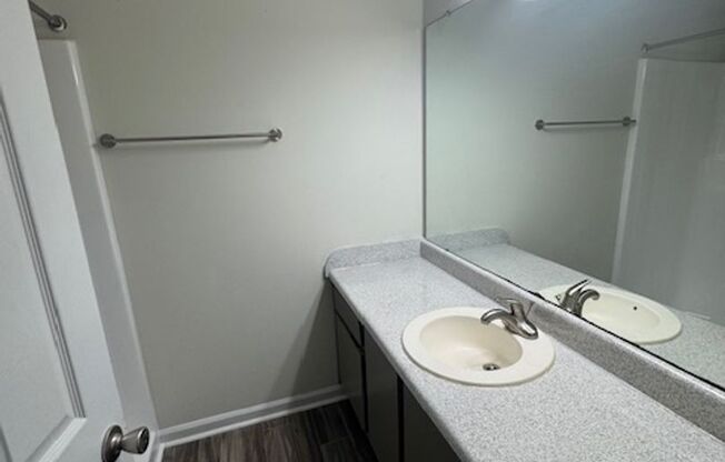 2 beds, 2 baths, 900 sqft, $1,038, Unit 202C