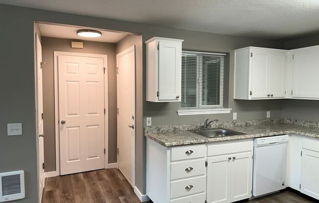 2 beds, 1 bath, 700 sqft, $1,699