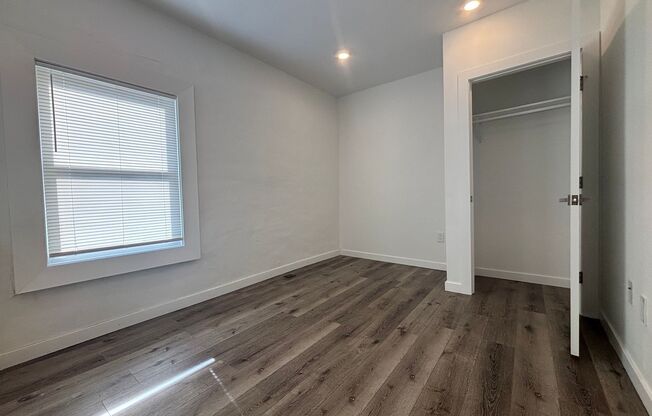 240- 242 E Girard