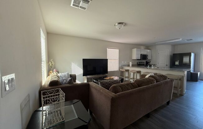 Large 4 bedroom fully furnished Home