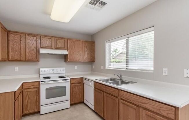 MOVE IN SPECIAL. $200 OFF WITH LEASE SIGNED  BY 6/30/24 OR FREE RENT 3 BEDROOM 2 BATH HOME