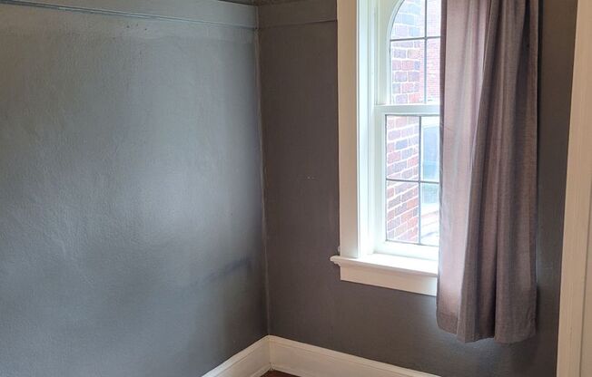 1 bed, 1 bath, $1,125, Unit 11