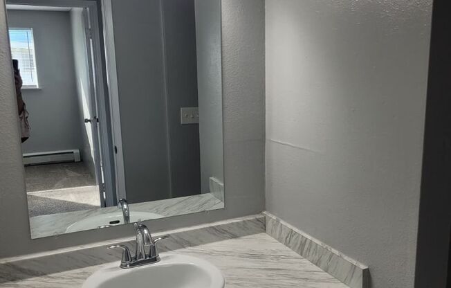 2 beds, 1 bath, 867 sqft, $1,255, Unit 601 K102