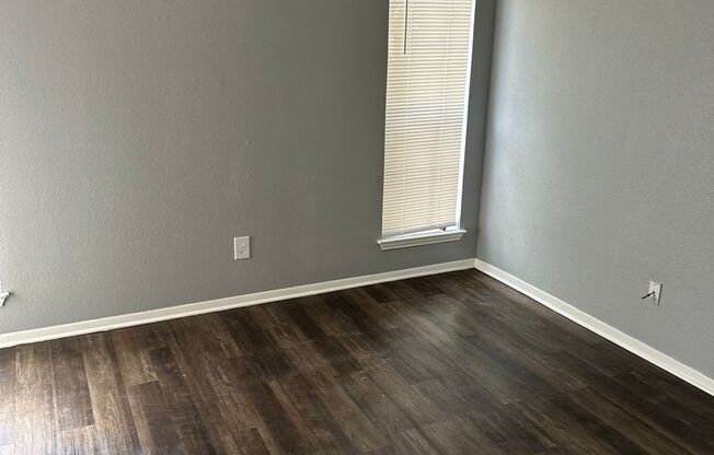 1 bed, 1 bath, 470 sqft, $745, Unit 612