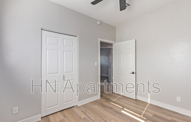 4121 N 33 DR