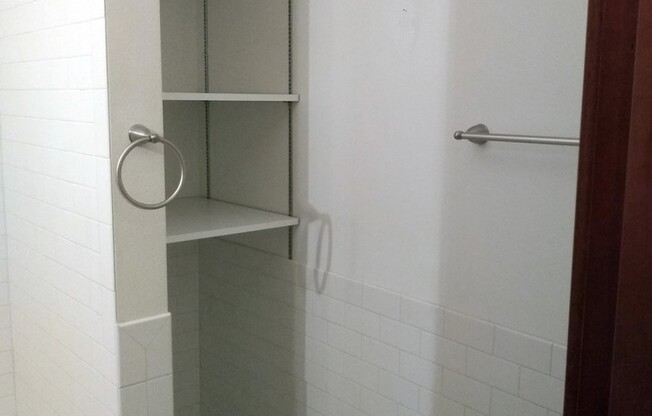 Studio, 1 bath, 359 sqft, $1,325, Unit 301