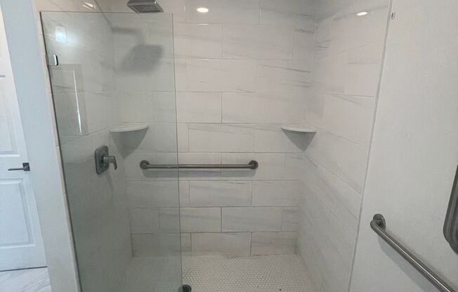 2 beds, 1 bath, $1,325, Unit 504