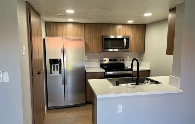 2 beds, 2 baths, 986 sqft, $2,695, Unit 340
