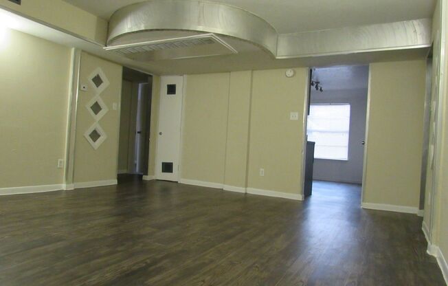 5 beds, 2 baths, 1,675 sqft, $2,129, Unit 1003