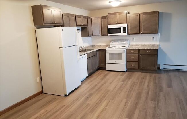 2 beds, 1 bath, 900 sqft, $1,175