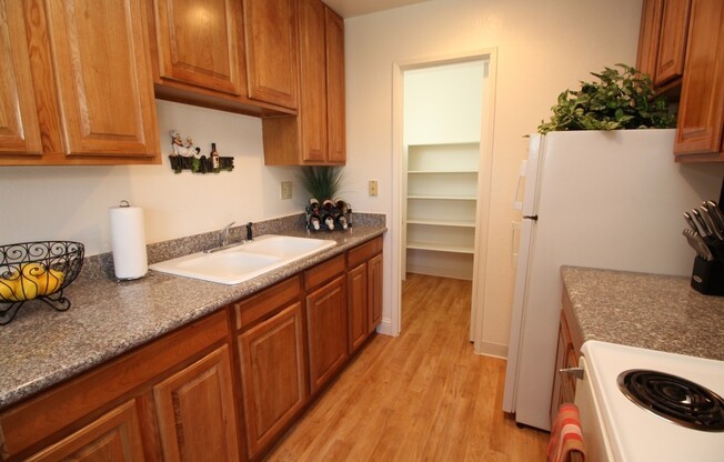 1 bed, 1 bath, 625 sqft, $1,299, Unit 121