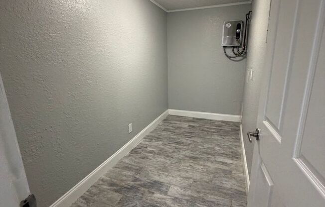 1 bed, 1 bath, 700 sqft, $1,150, Unit Unit 33