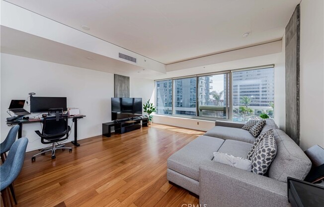 1 bed, 1 bath, 920 sqft, $2,900, Unit 909