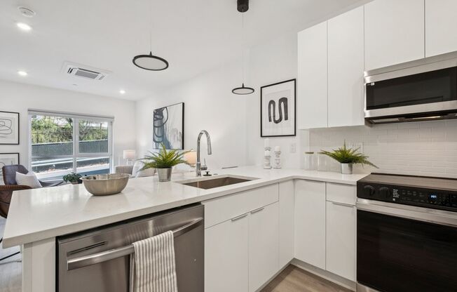 1 bed, 1 bath, 590 sqft, $1,540, Unit D210