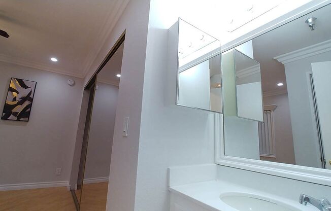 2 beds, 2 baths, 910 sqft, $2,450, Unit 308