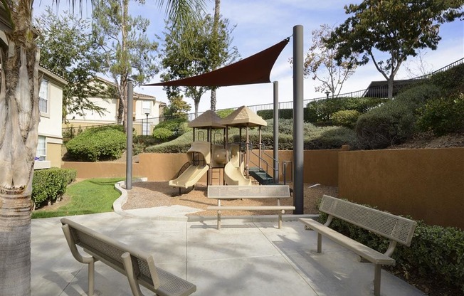 Outdoor Lounge at Tuscany Ridge, Temecula