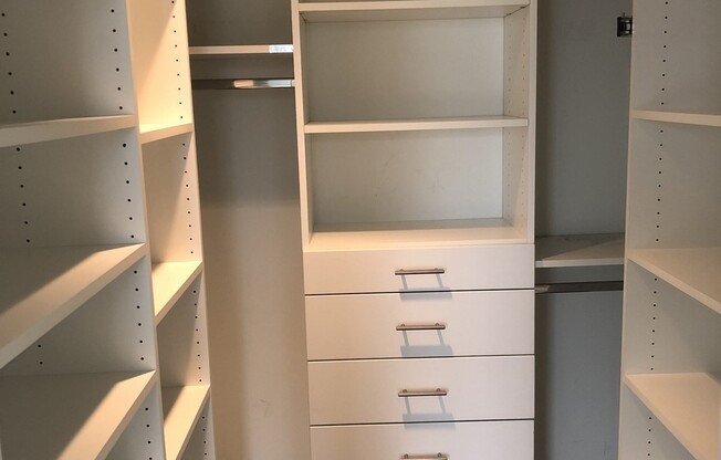 1 bed, 1 bath, 800 sqft, $3,500, Unit 801