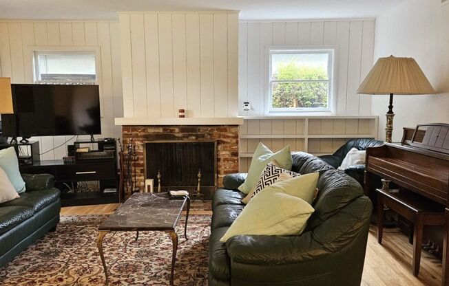 Charming 3 Bedroom Home in Southgate Neighborhood, Palo Alto