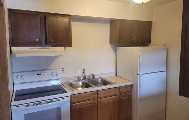 1 bed, 1 bath, 450 sqft, $640, Unit 06