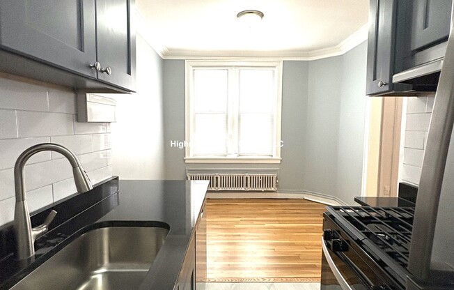 1363 W ESTES AVE