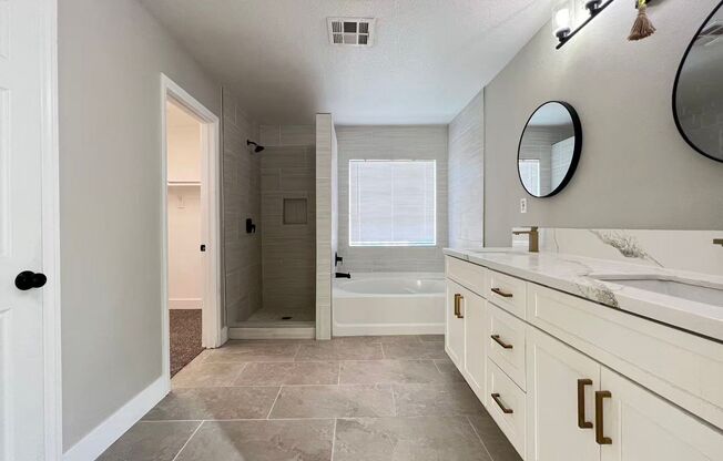 5 beds, 3 baths, $2,400