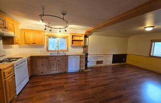 2 beds, 1 bath, $1,795