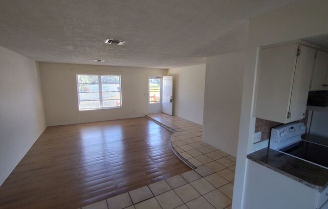 2 beds, 1 bath, $1,400