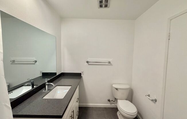 1 bed, 1 bath, 800 sqft, $2,200, Unit 206