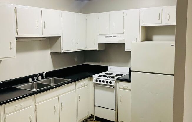 1 bed, 1 bath, 600 sqft, $725, Unit Apt 17